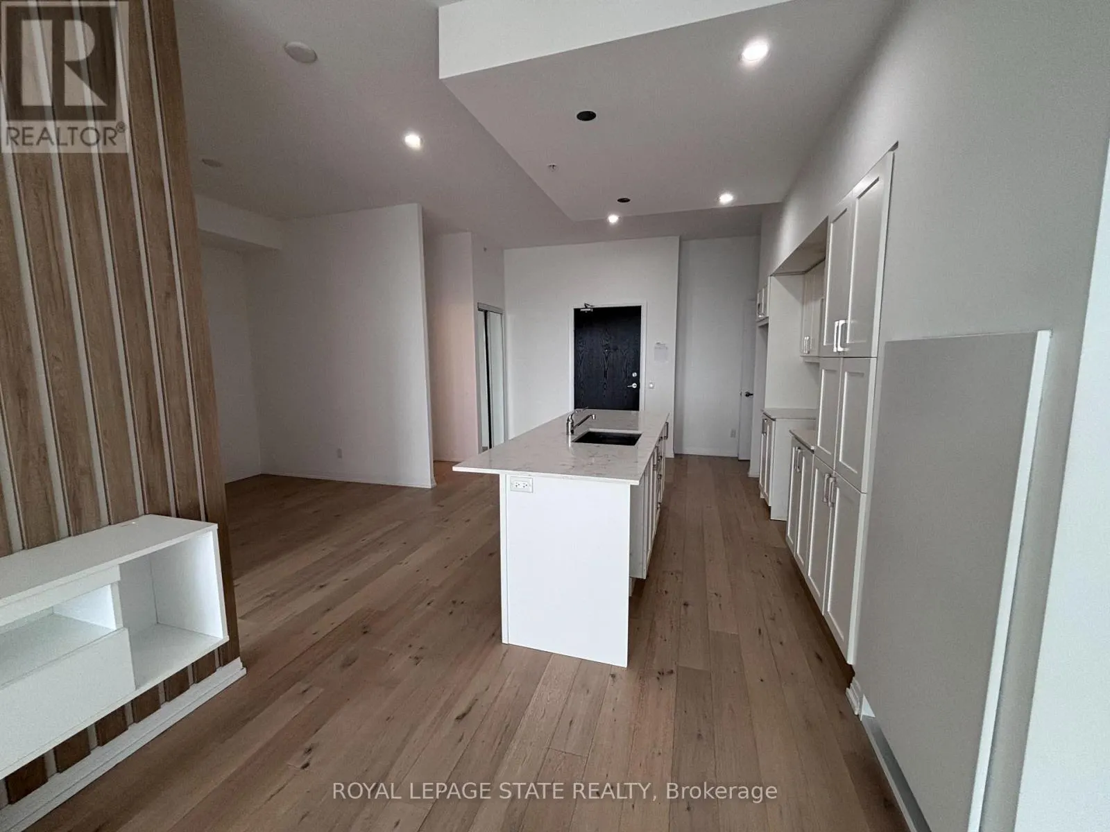 803 - 7711 GREEN VISTA GATE