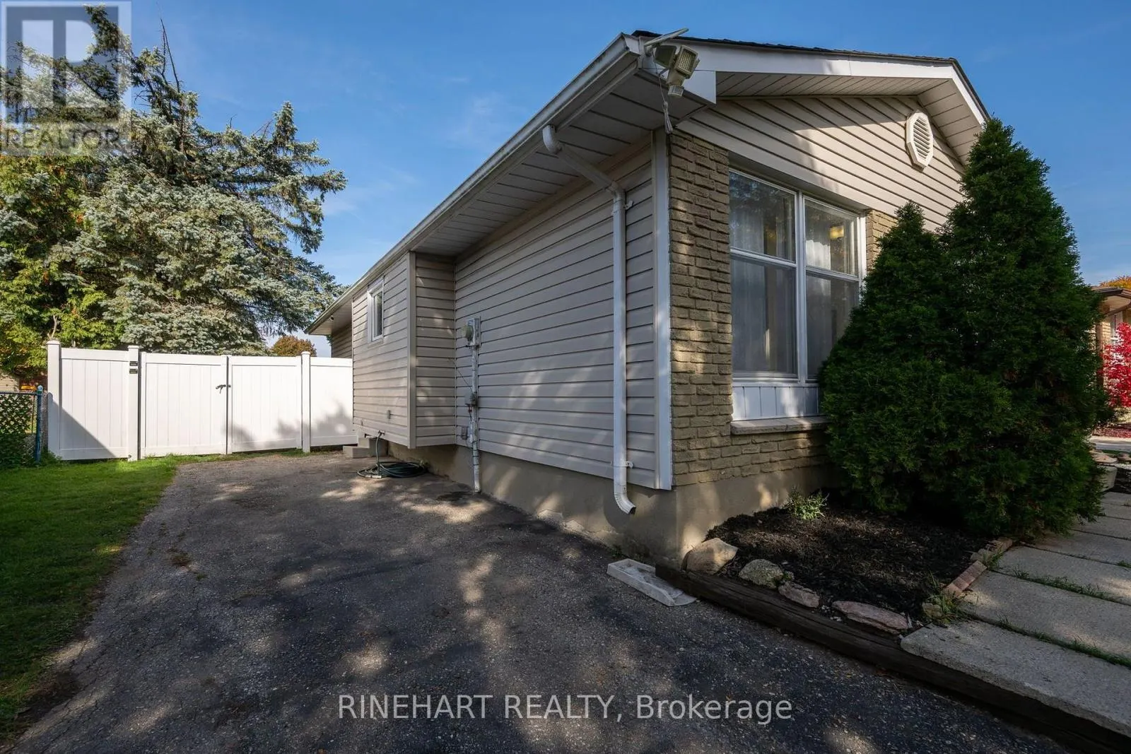 73 FENNELL CRESCENT