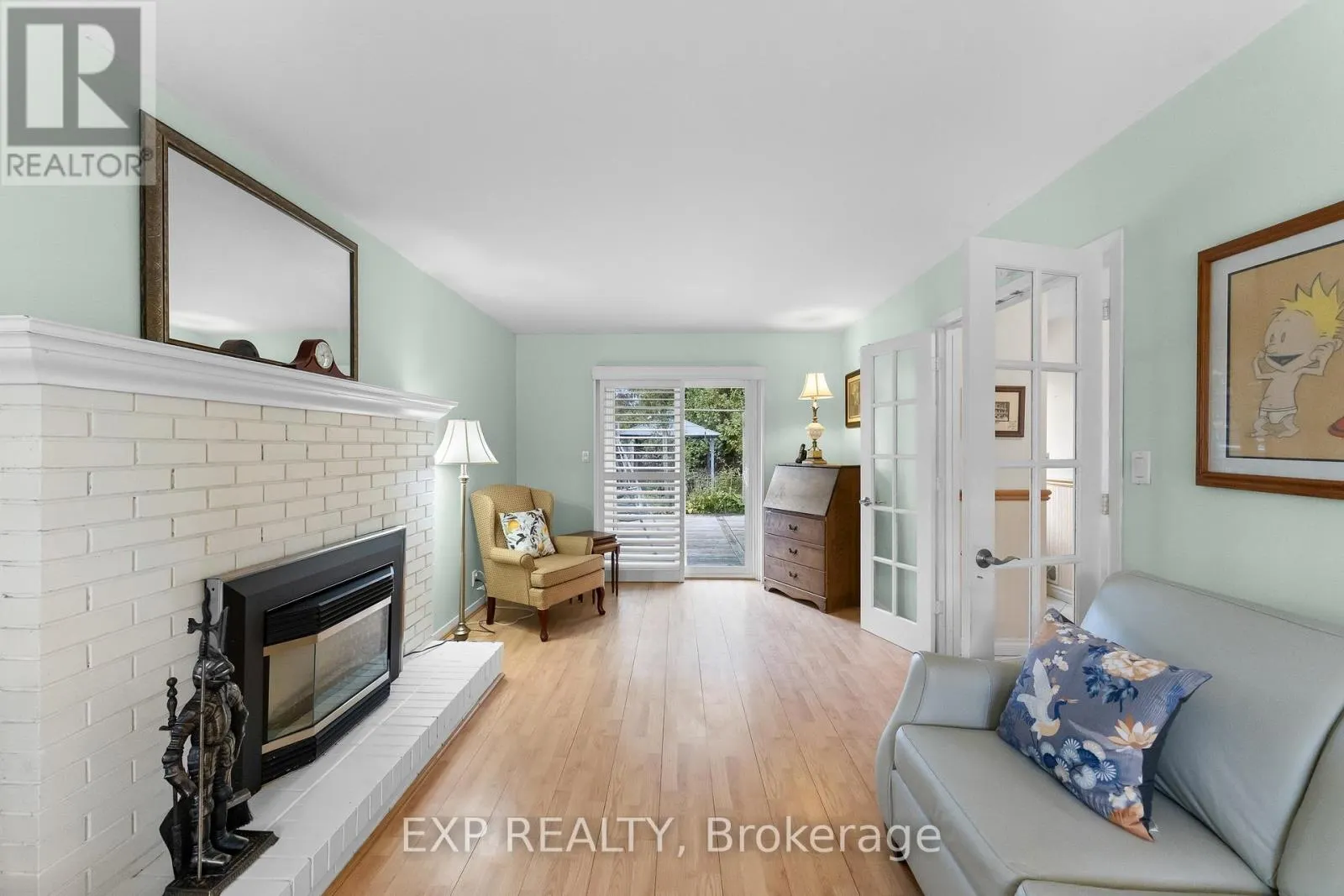 6 THE PINERY STREET