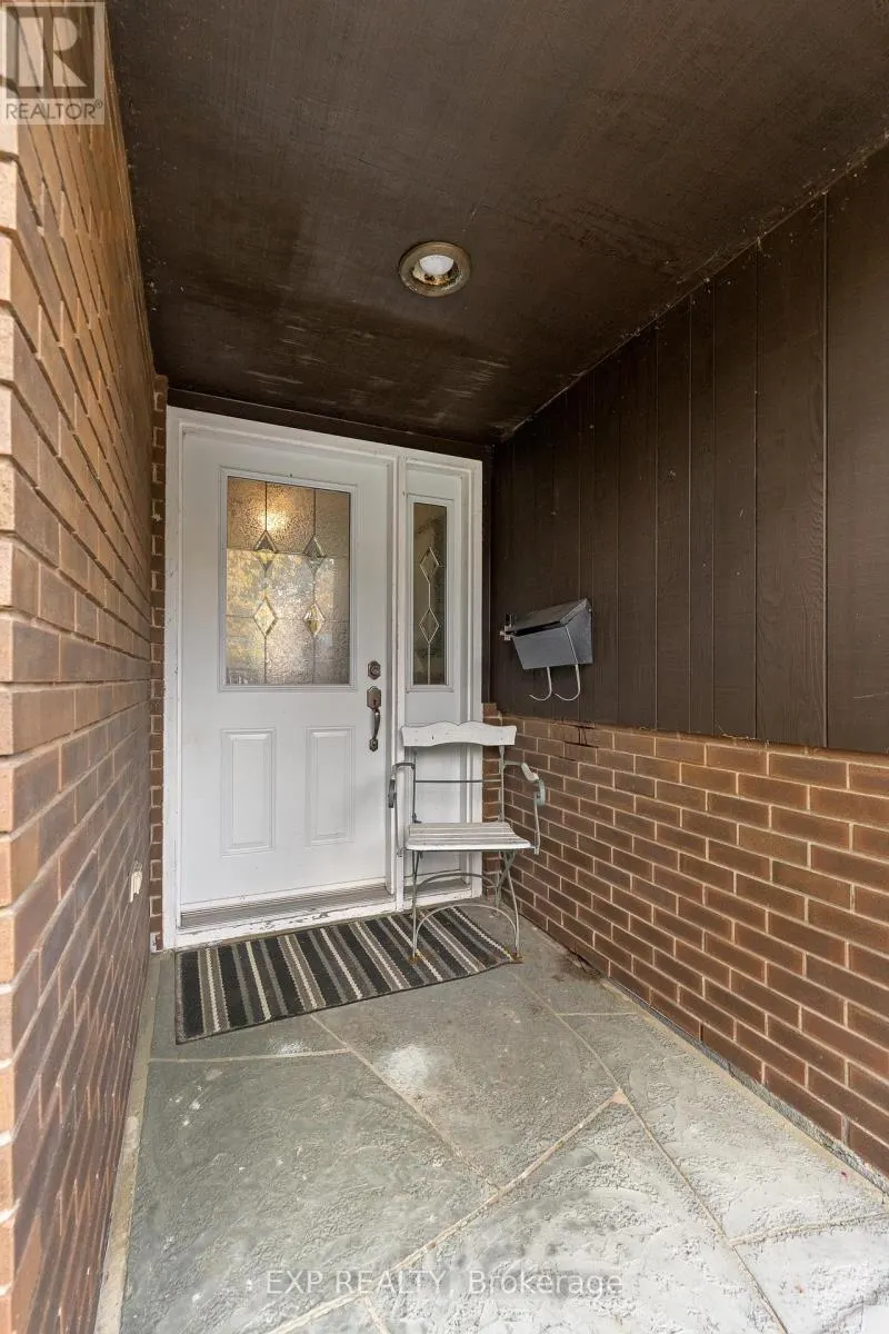 6 THE PINERY STREET