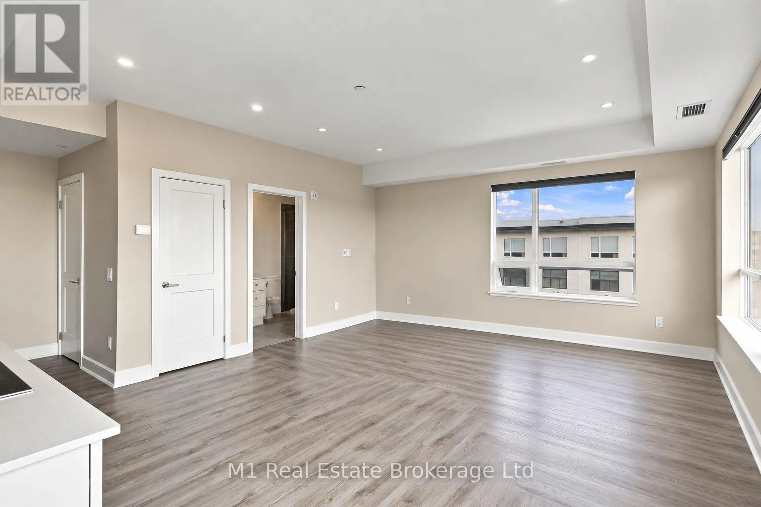 602 - 247 NORTHFIELD DRIVE E #602