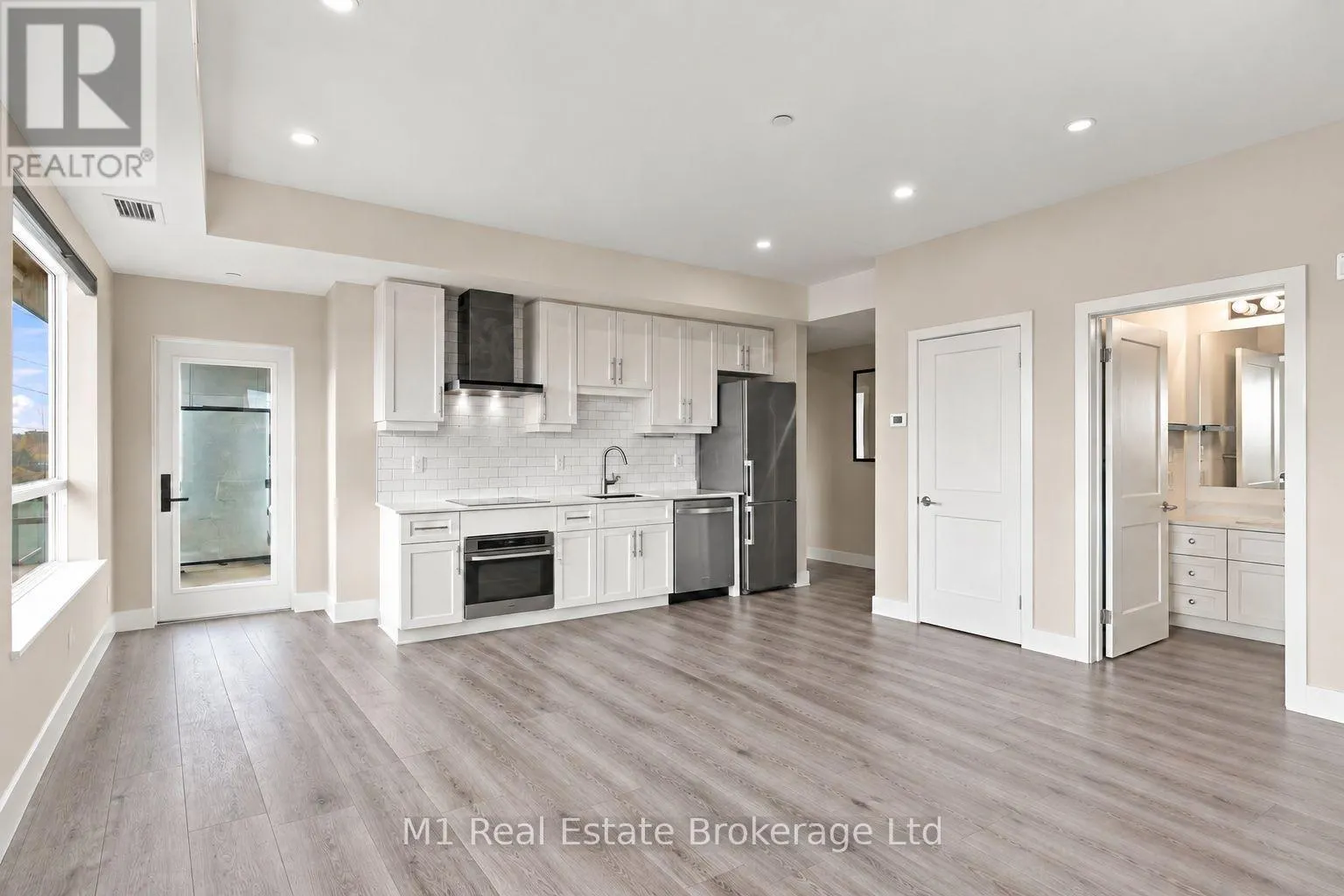 602 - 247 NORTHFIELD DRIVE E #602