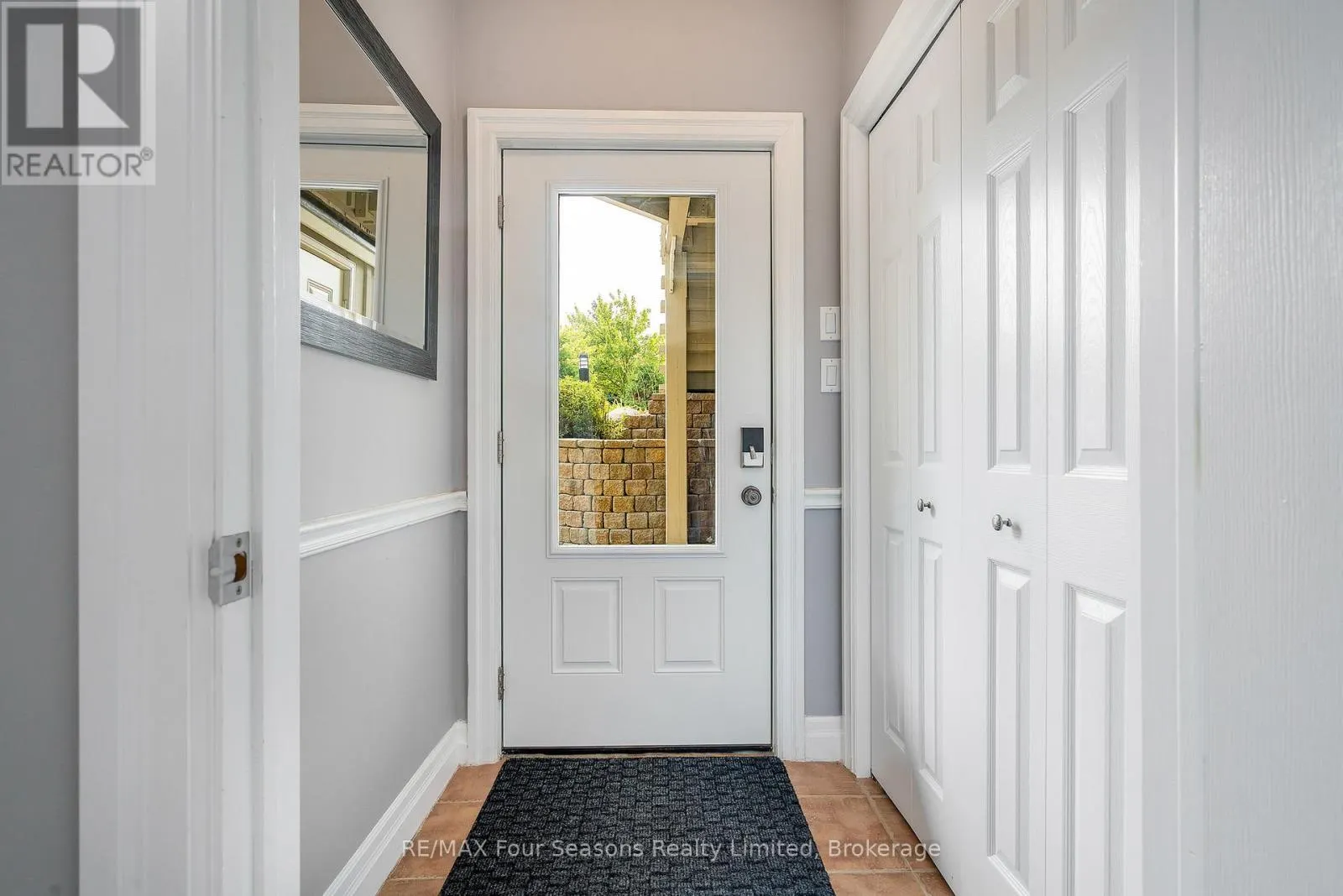 114 - 184 SNOWBRIDGE WAY #114