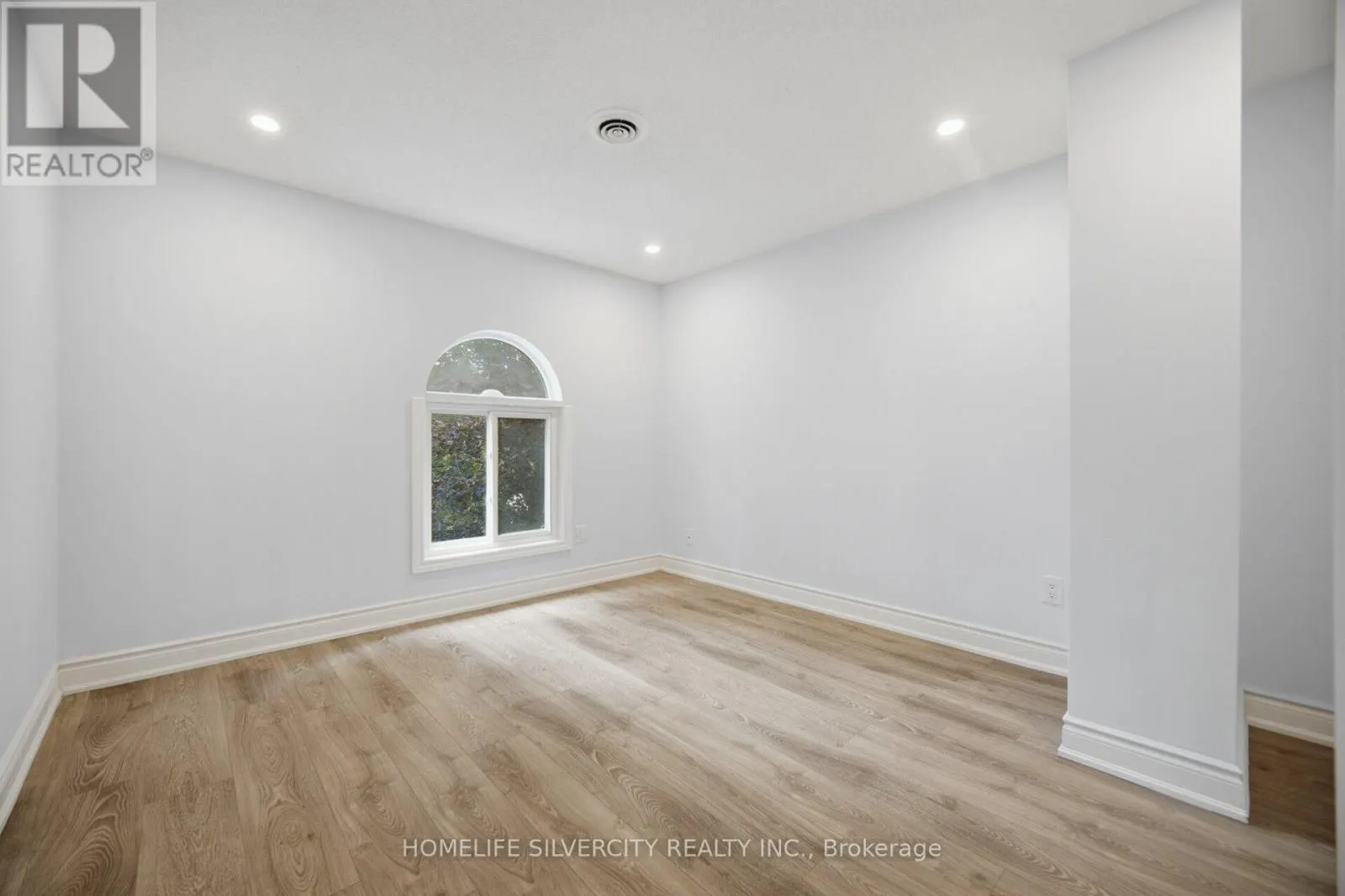 731 ELGIN STREET N