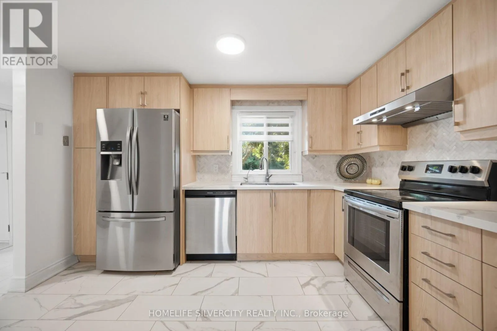 731 ELGIN STREET N