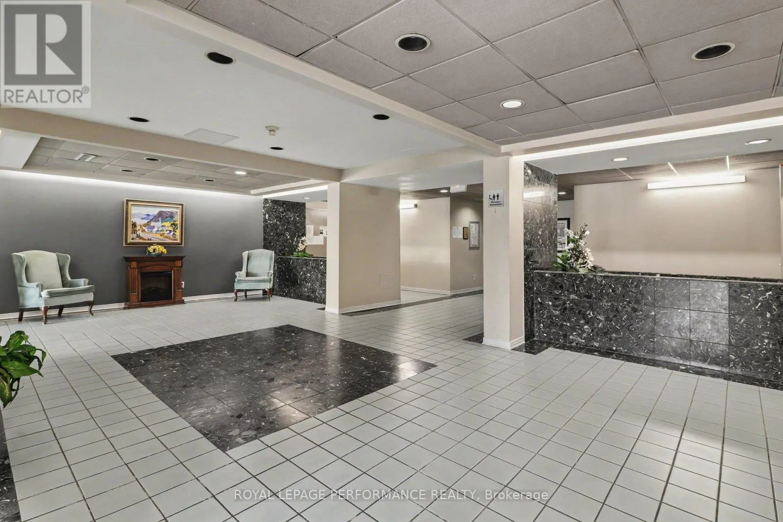 304 - 340 CENTRUM BOULEVARD