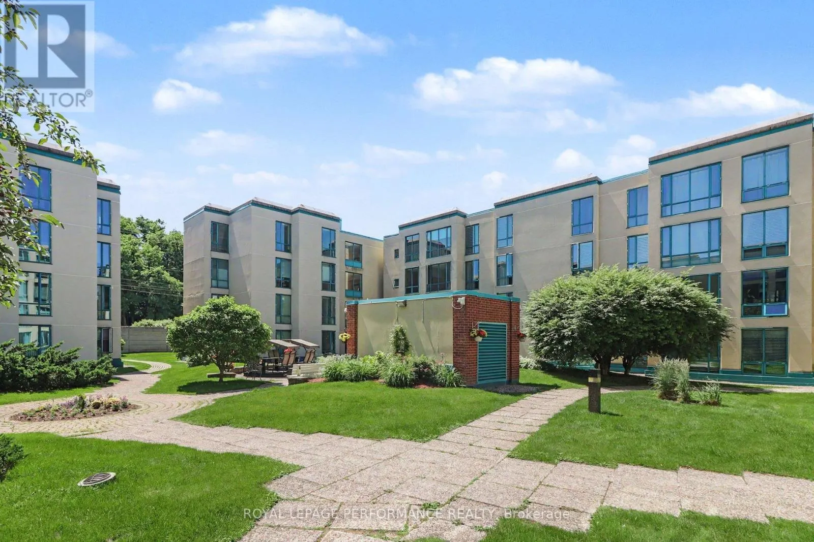 304 - 340 CENTRUM BOULEVARD