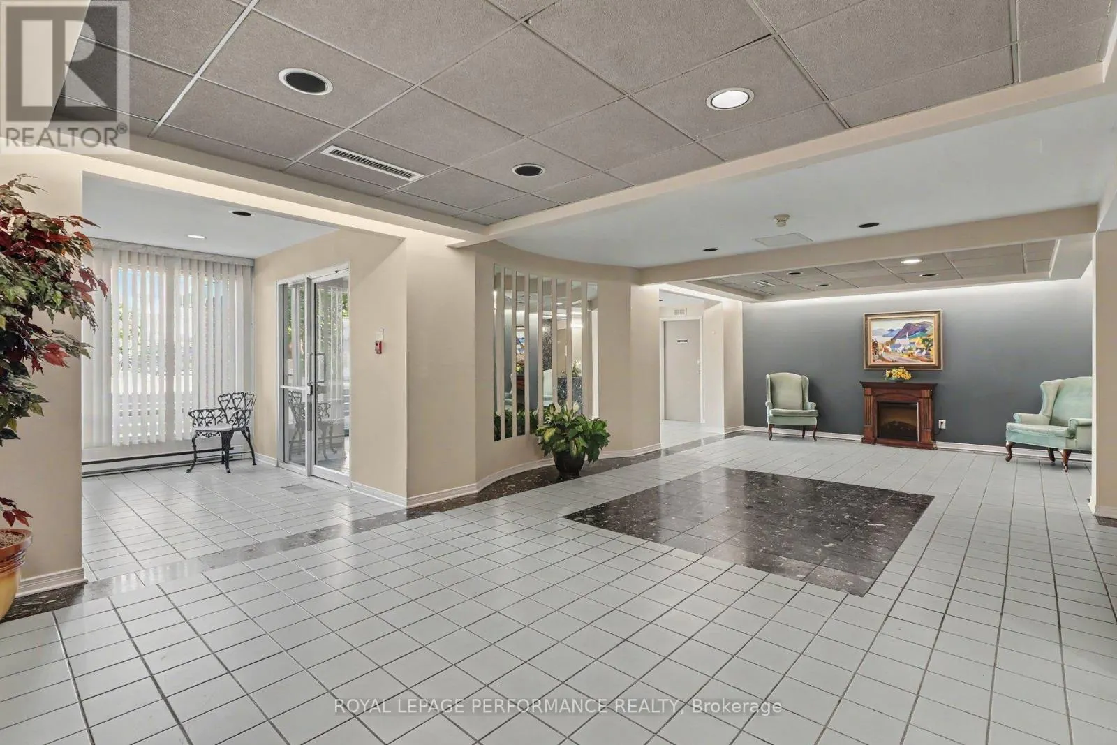304 - 340 CENTRUM BOULEVARD