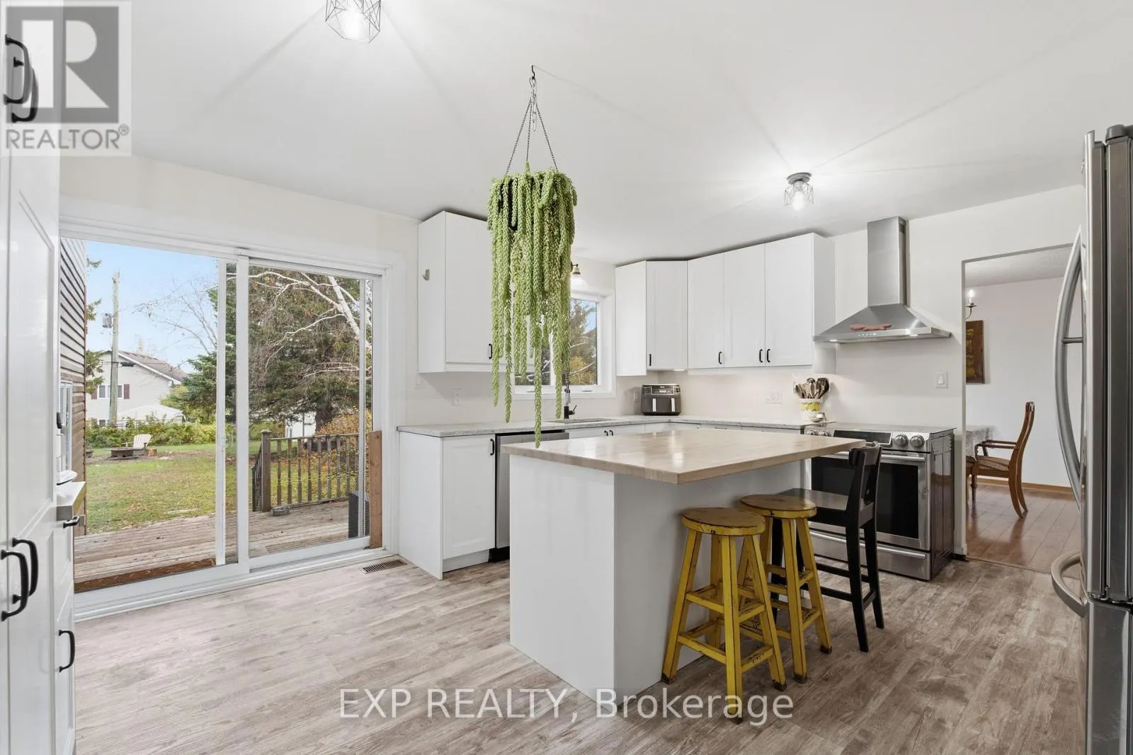 5 ISLAND PARK DRIVE