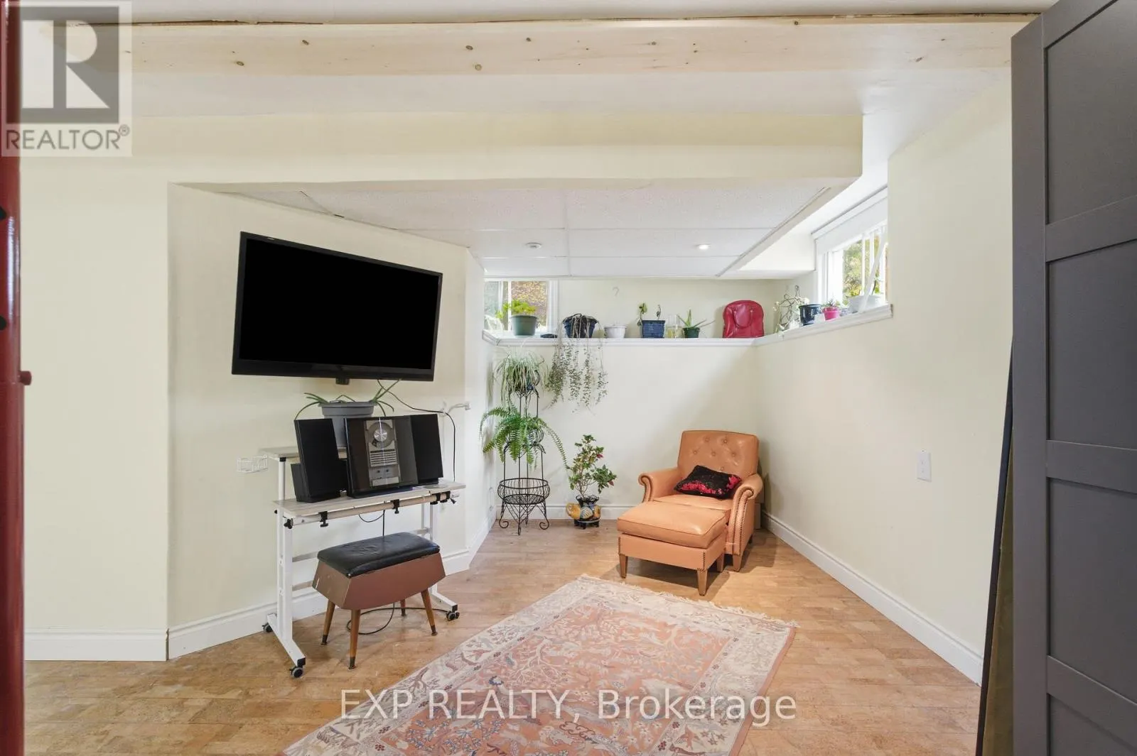 5 ISLAND PARK DRIVE
