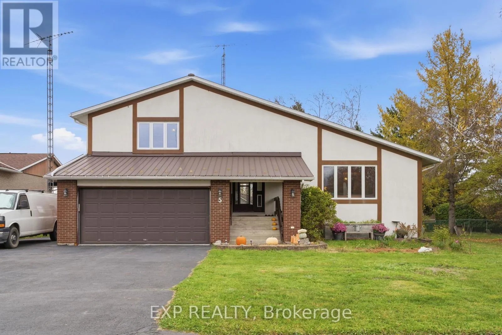5 ISLAND PARK DRIVE