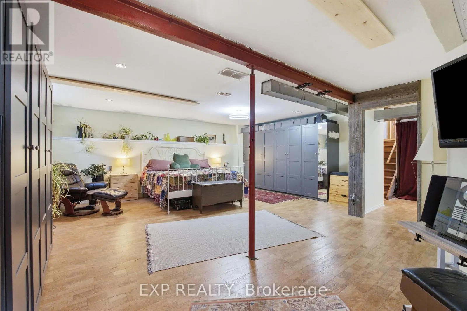 5 ISLAND PARK DRIVE