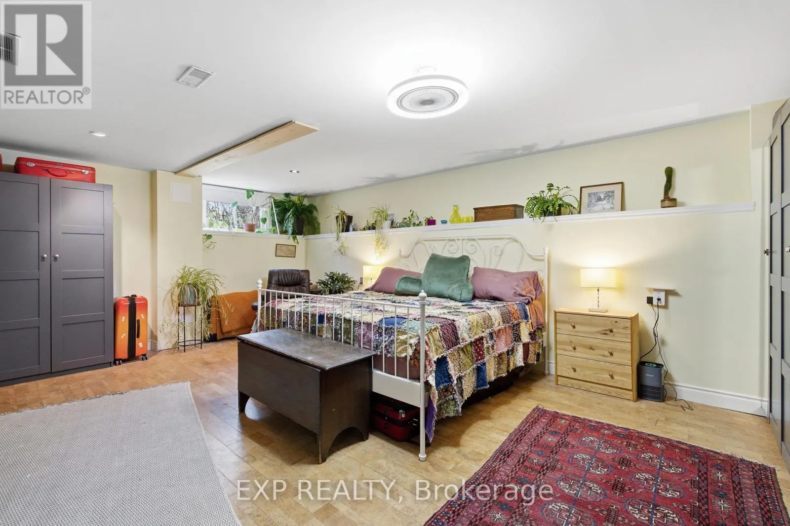 5 ISLAND PARK DRIVE