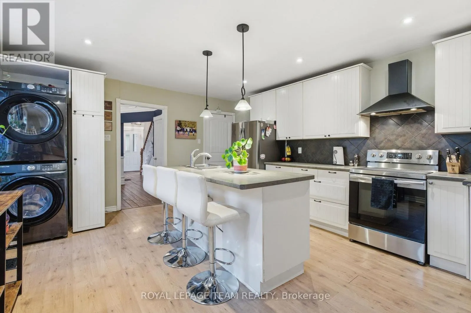 224 REUBEN CRESCENT