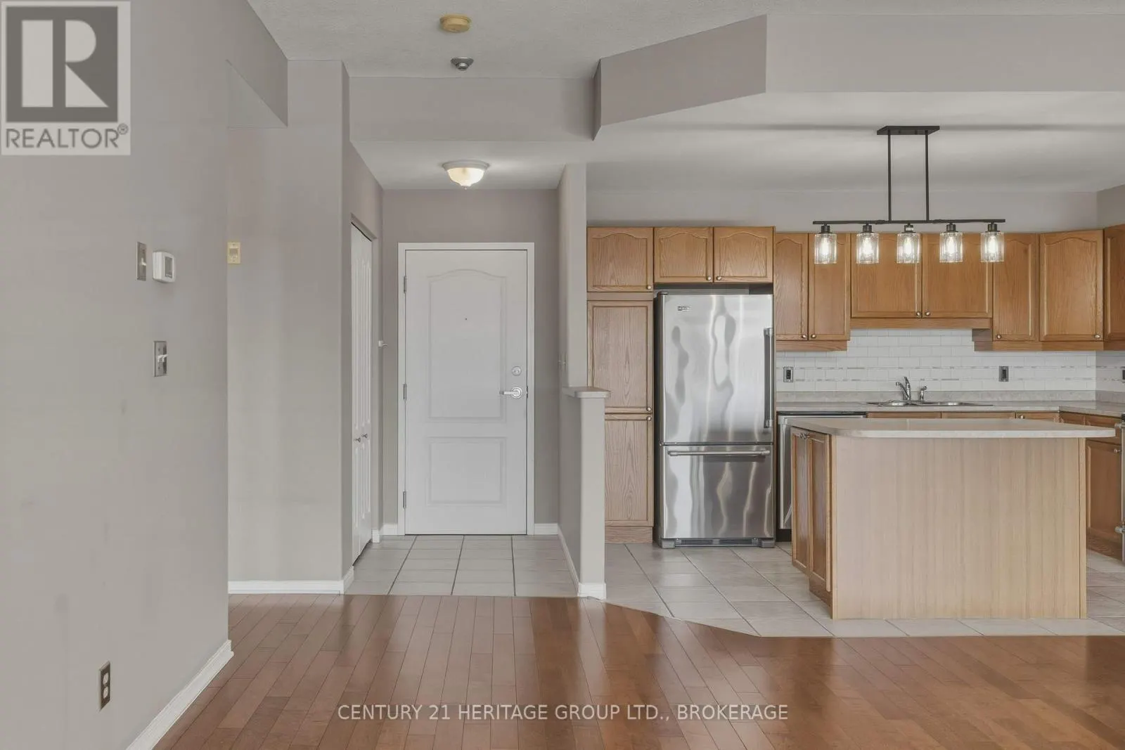409 - 350 WELLINGTON STREET #409