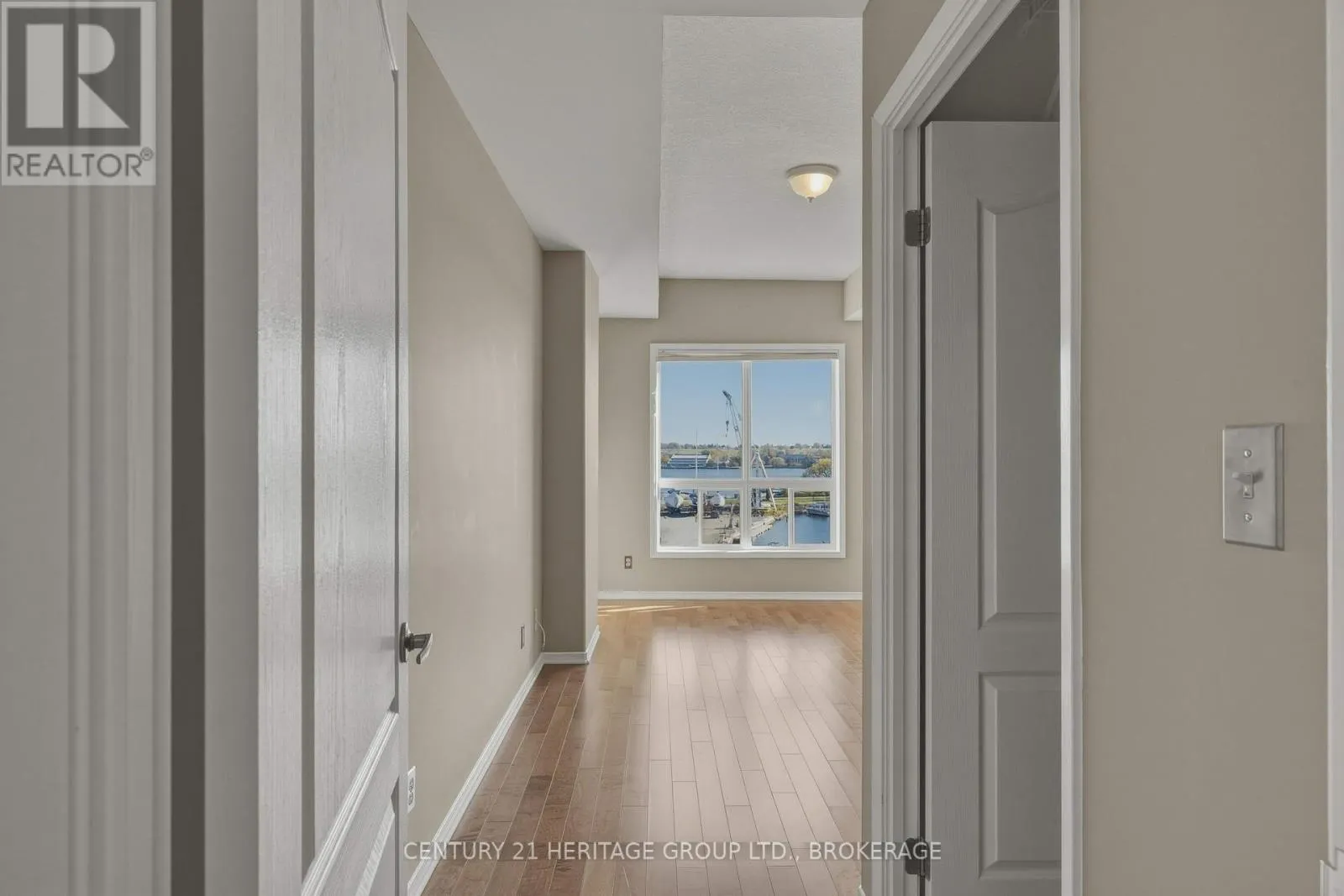 409 - 350 WELLINGTON STREET #409