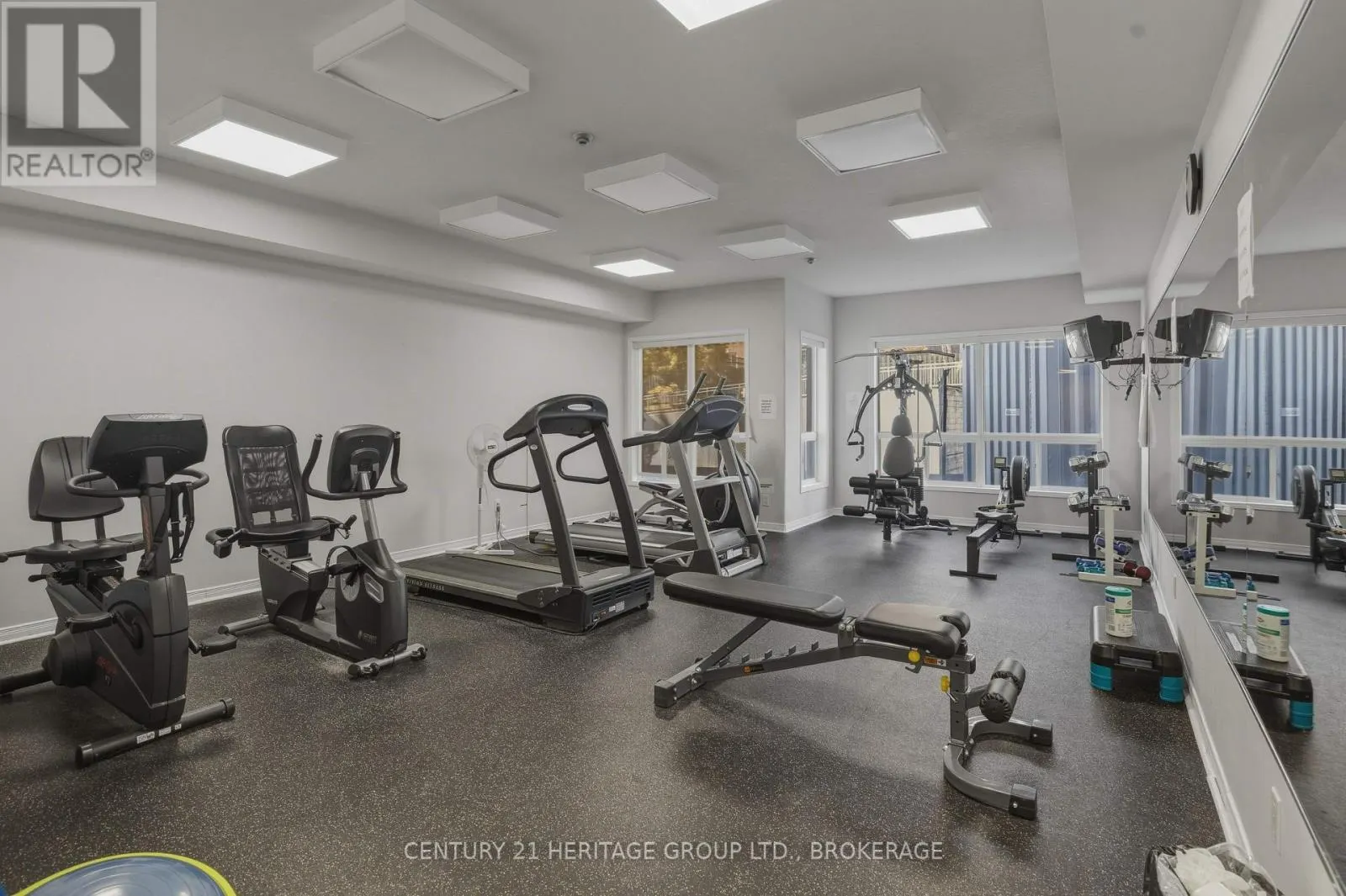409 - 350 WELLINGTON STREET #409