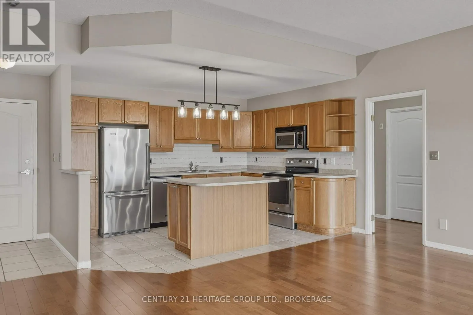 409 - 350 WELLINGTON STREET #409