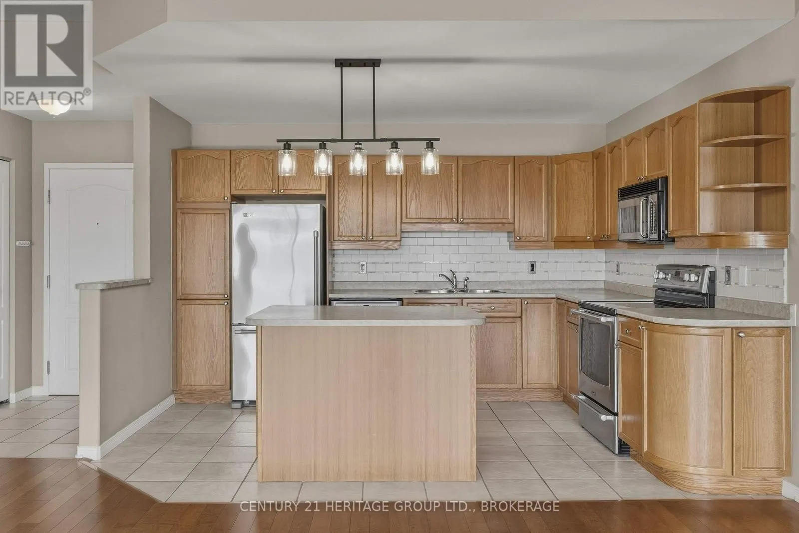 409 - 350 WELLINGTON STREET #409