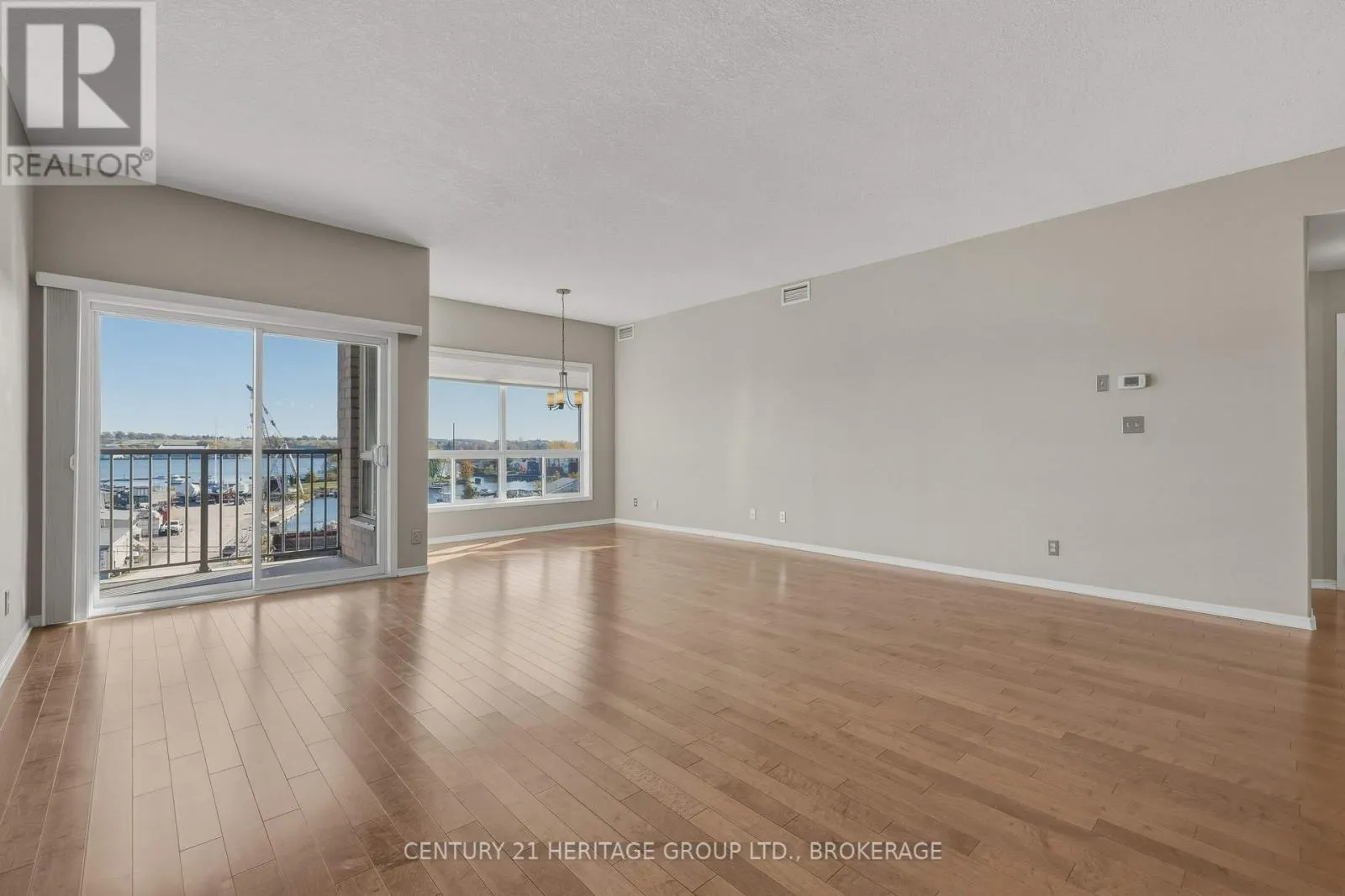 409 - 350 WELLINGTON STREET #409