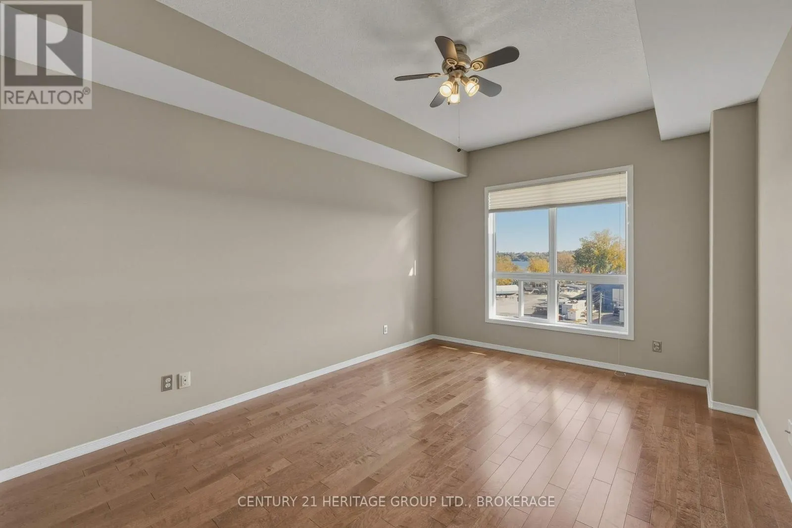 409 - 350 WELLINGTON STREET #409