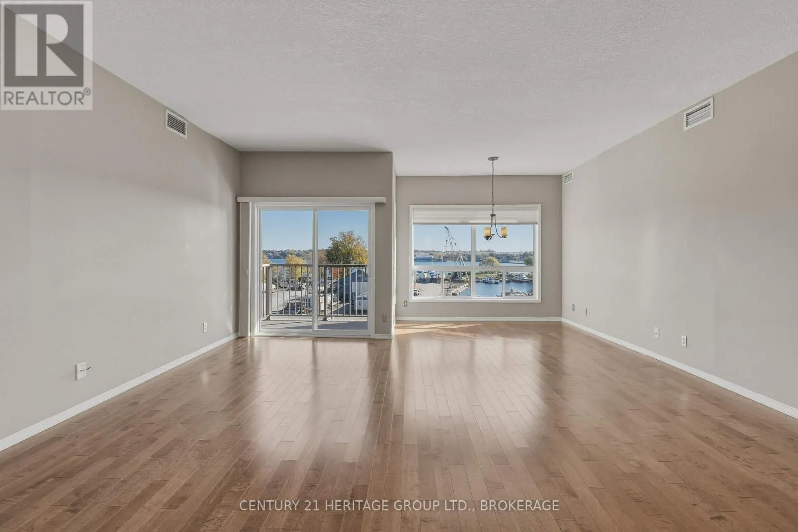 409 - 350 WELLINGTON STREET #409