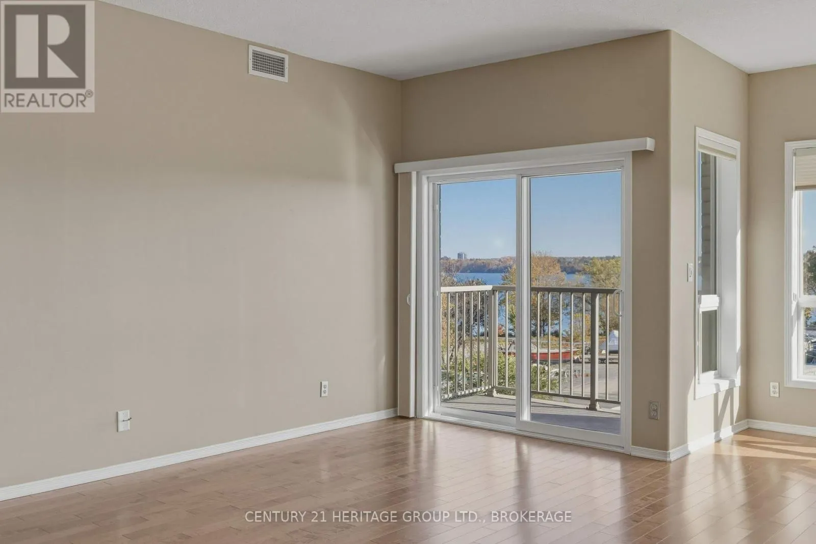 409 - 350 WELLINGTON STREET #409