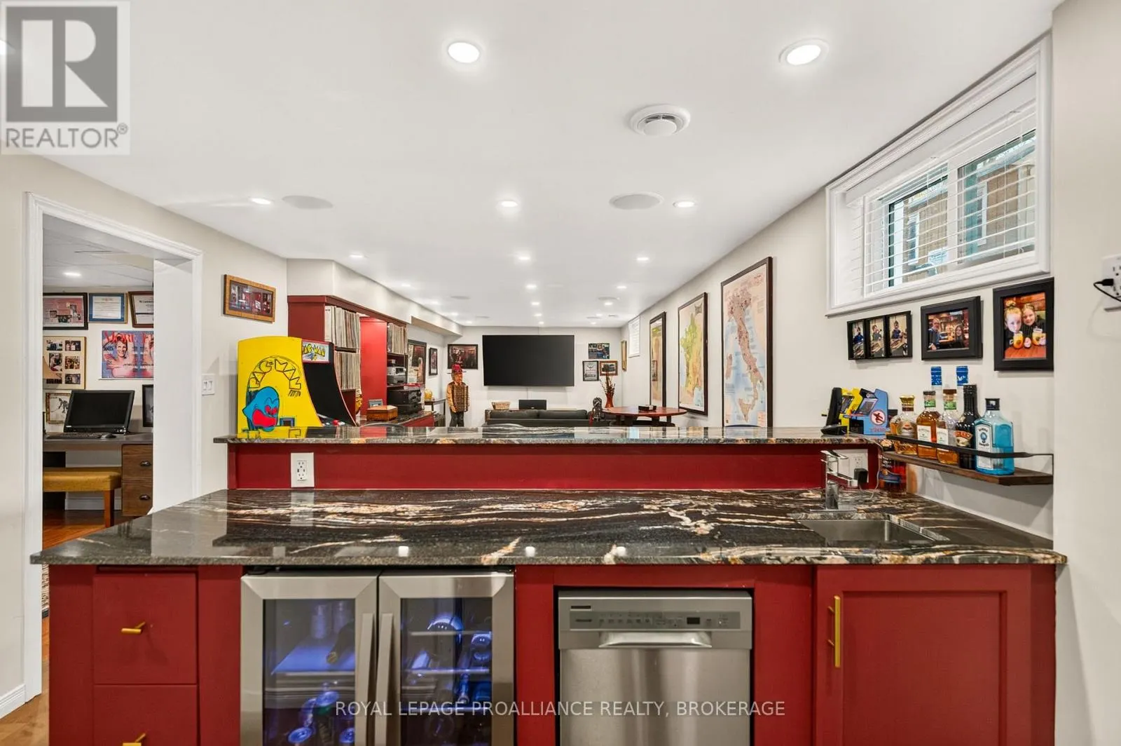 862 OLD COLONY ROAD