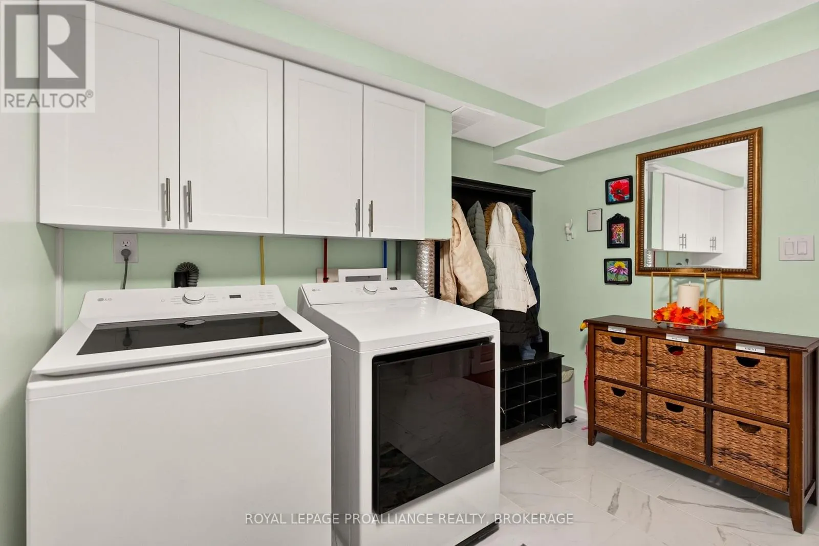862 OLD COLONY ROAD
