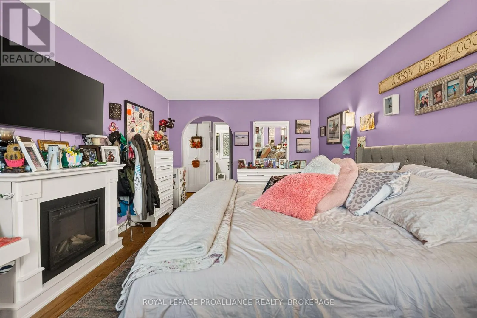 862 OLD COLONY ROAD