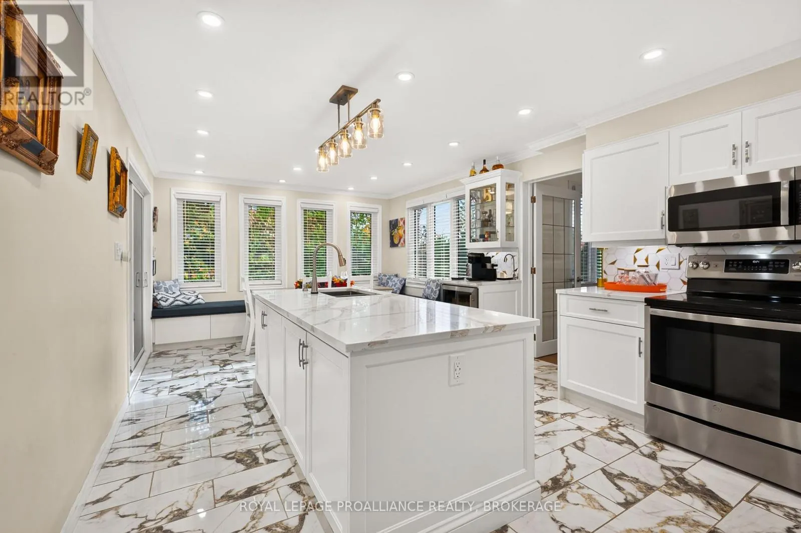 862 OLD COLONY ROAD