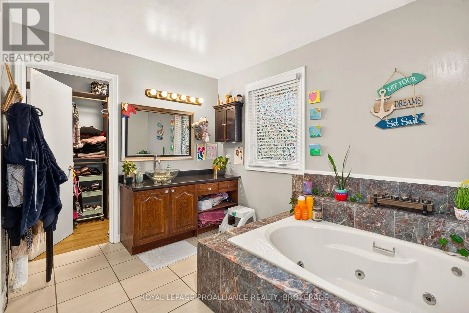 862 OLD COLONY ROAD
