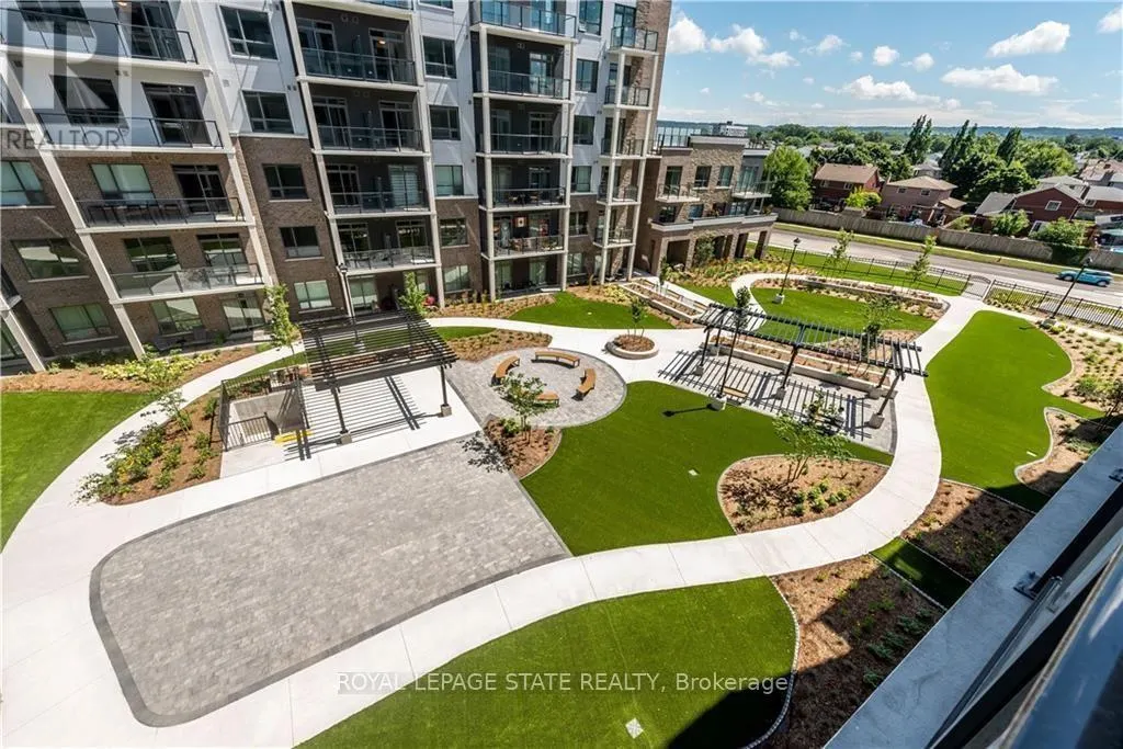 303 - 5055 GREENLANE ROAD