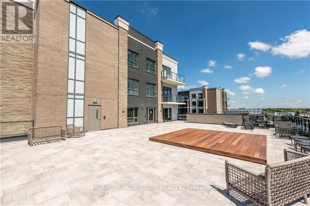 303 - 5055 GREENLANE ROAD