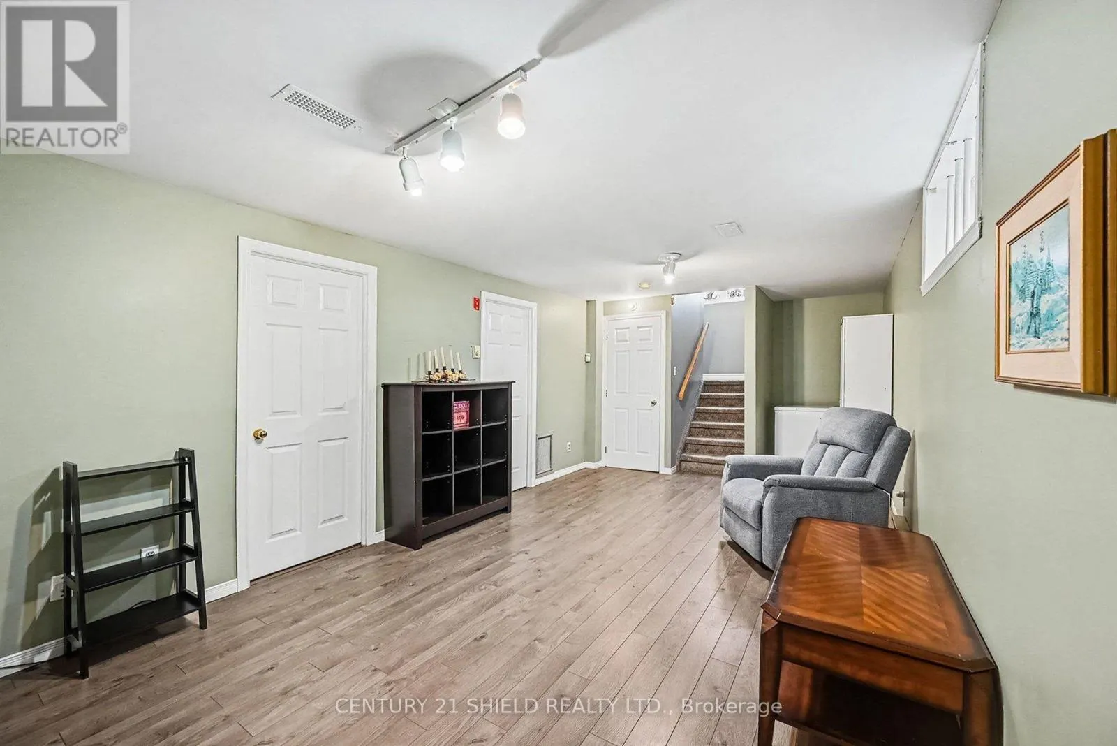 394 ELLEN AVENUE