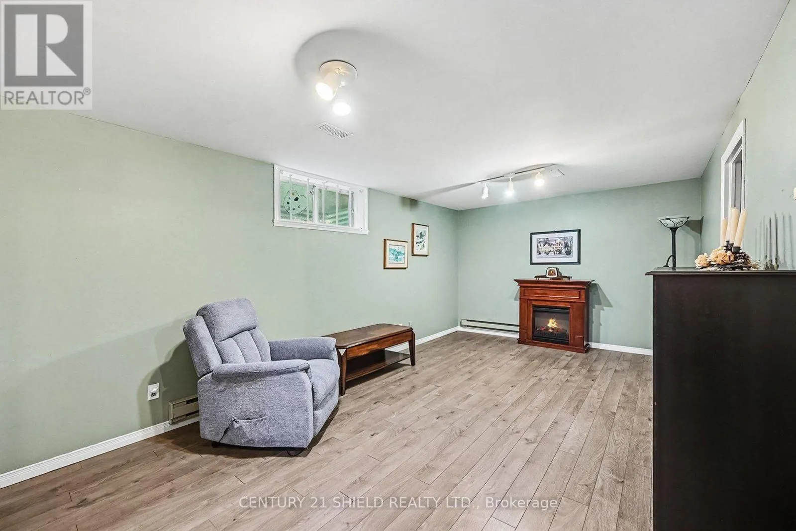 394 ELLEN AVENUE