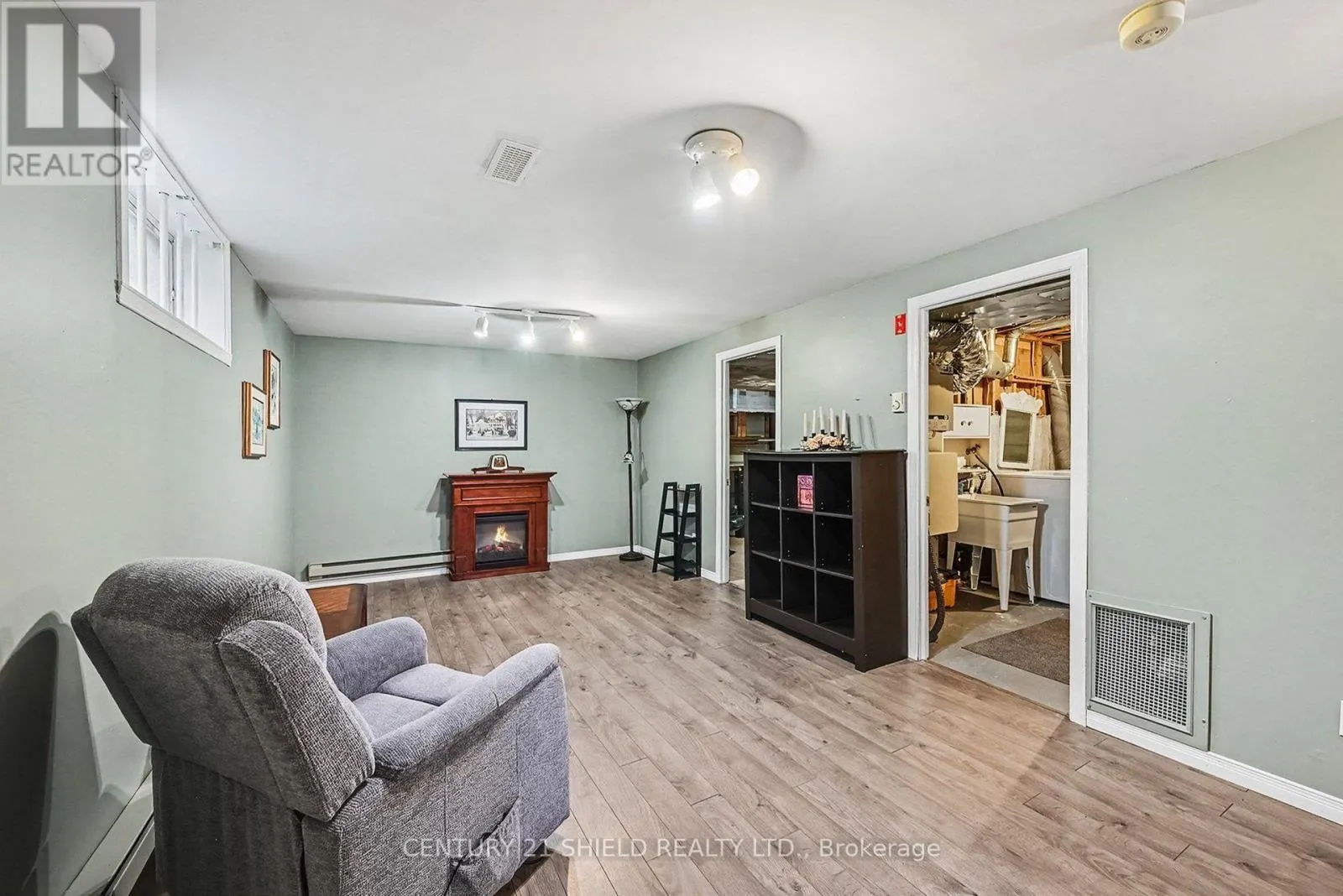 394 ELLEN AVENUE