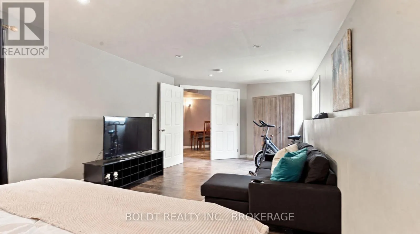 4 MASON DRIVE