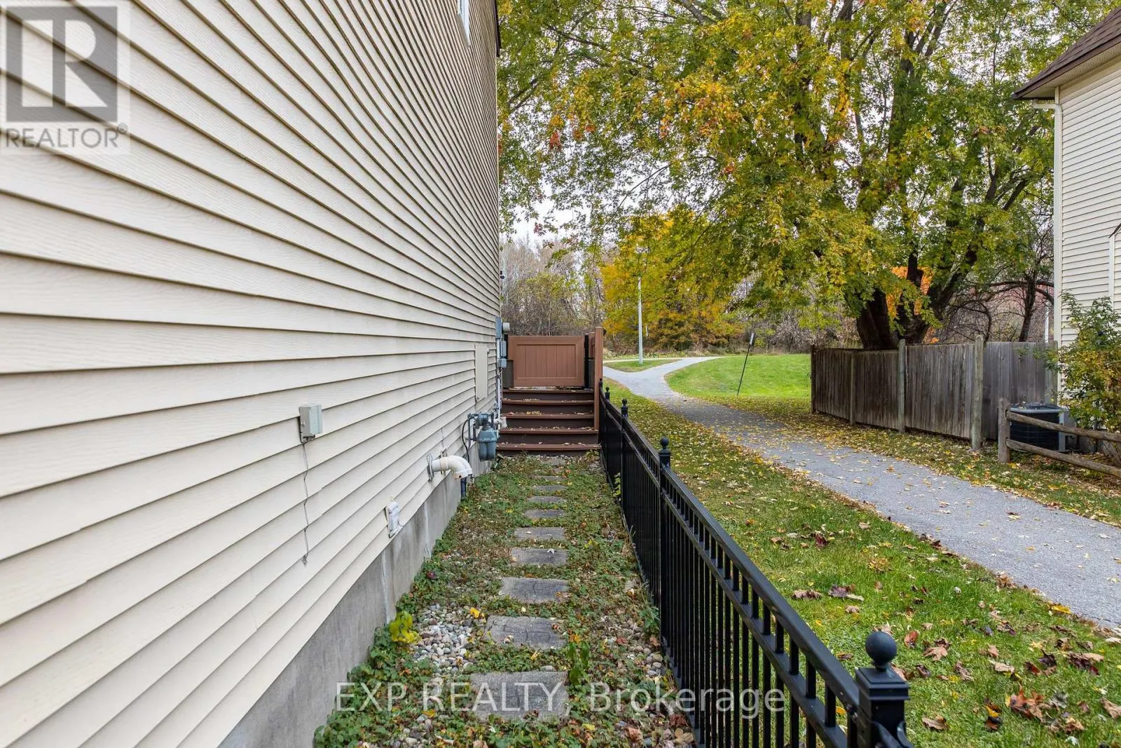 31 RASTILA CRESCENT