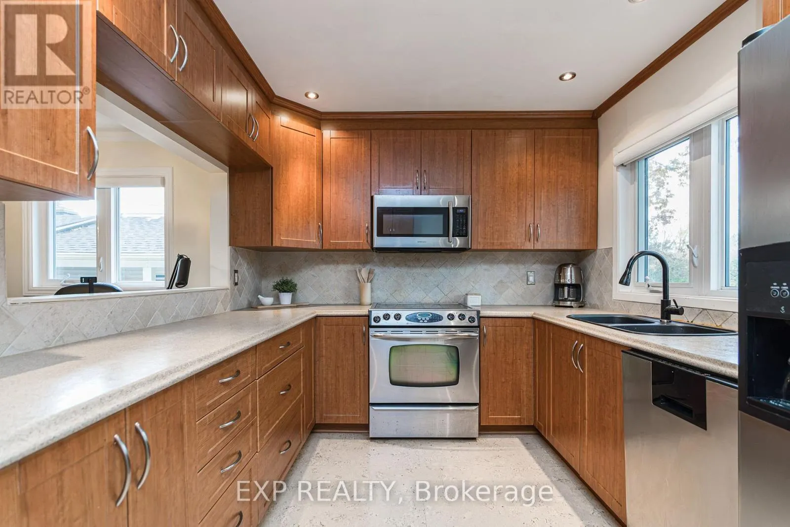 31 RASTILA CRESCENT