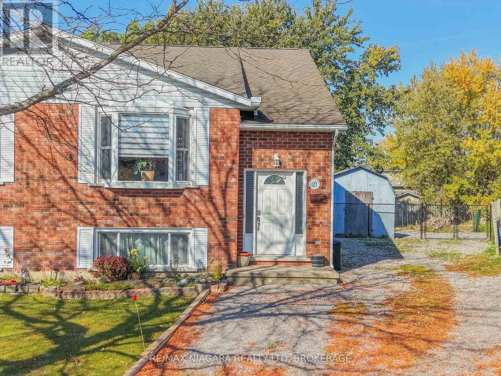 MAIN FLOOR - 21 JUSTINA COURT #MAIN FLOOR