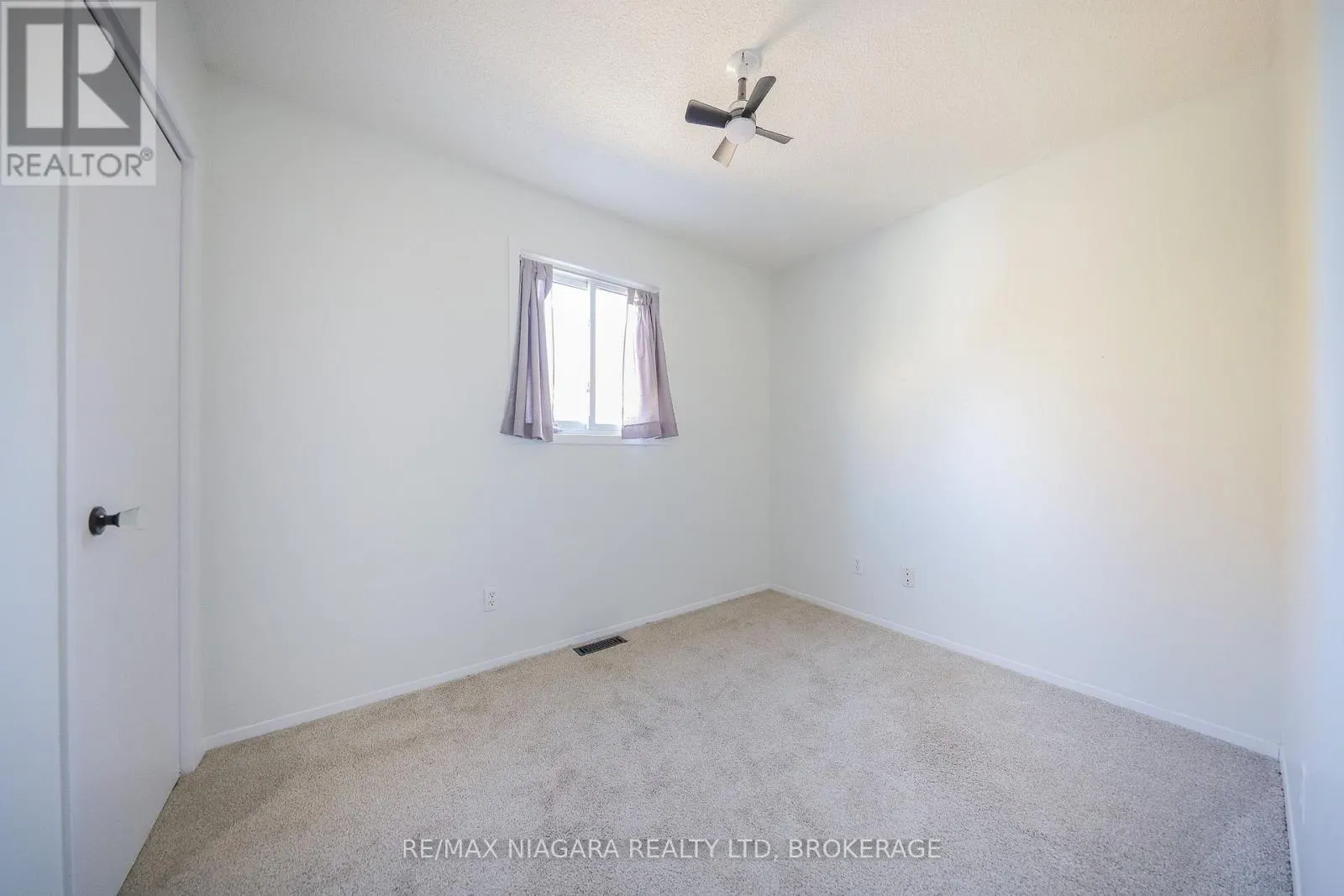 MAIN FLOOR - 21 JUSTINA COURT #MAIN FLOOR