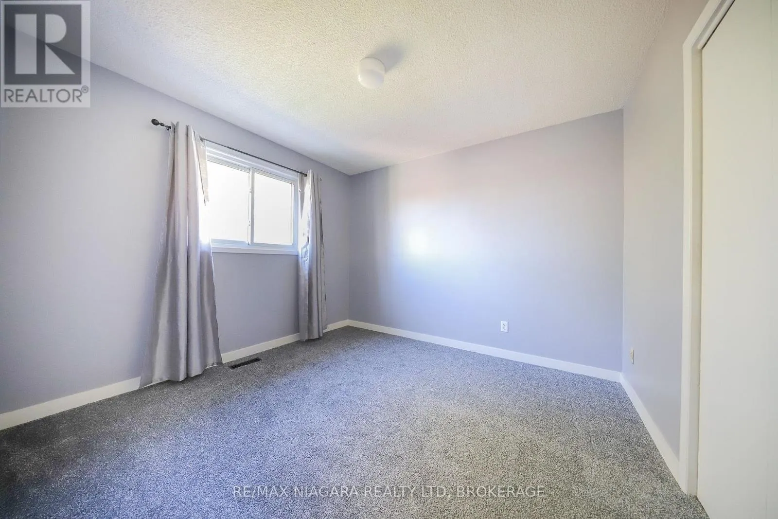MAIN FLOOR - 21 JUSTINA COURT #MAIN FLOOR