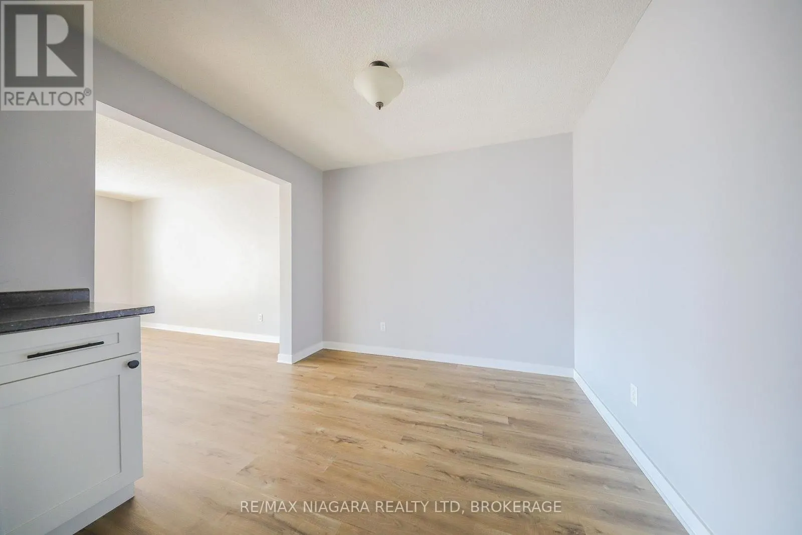 MAIN FLOOR - 21 JUSTINA COURT #MAIN FLOOR