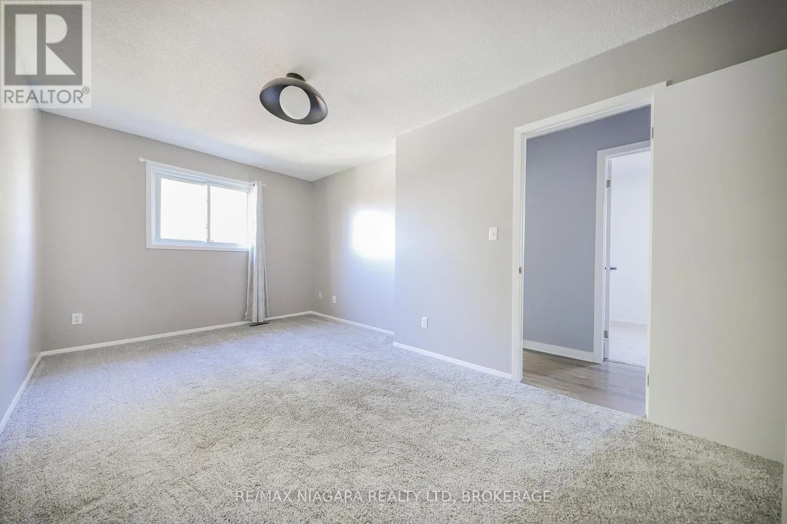 MAIN FLOOR - 21 JUSTINA COURT #MAIN FLOOR