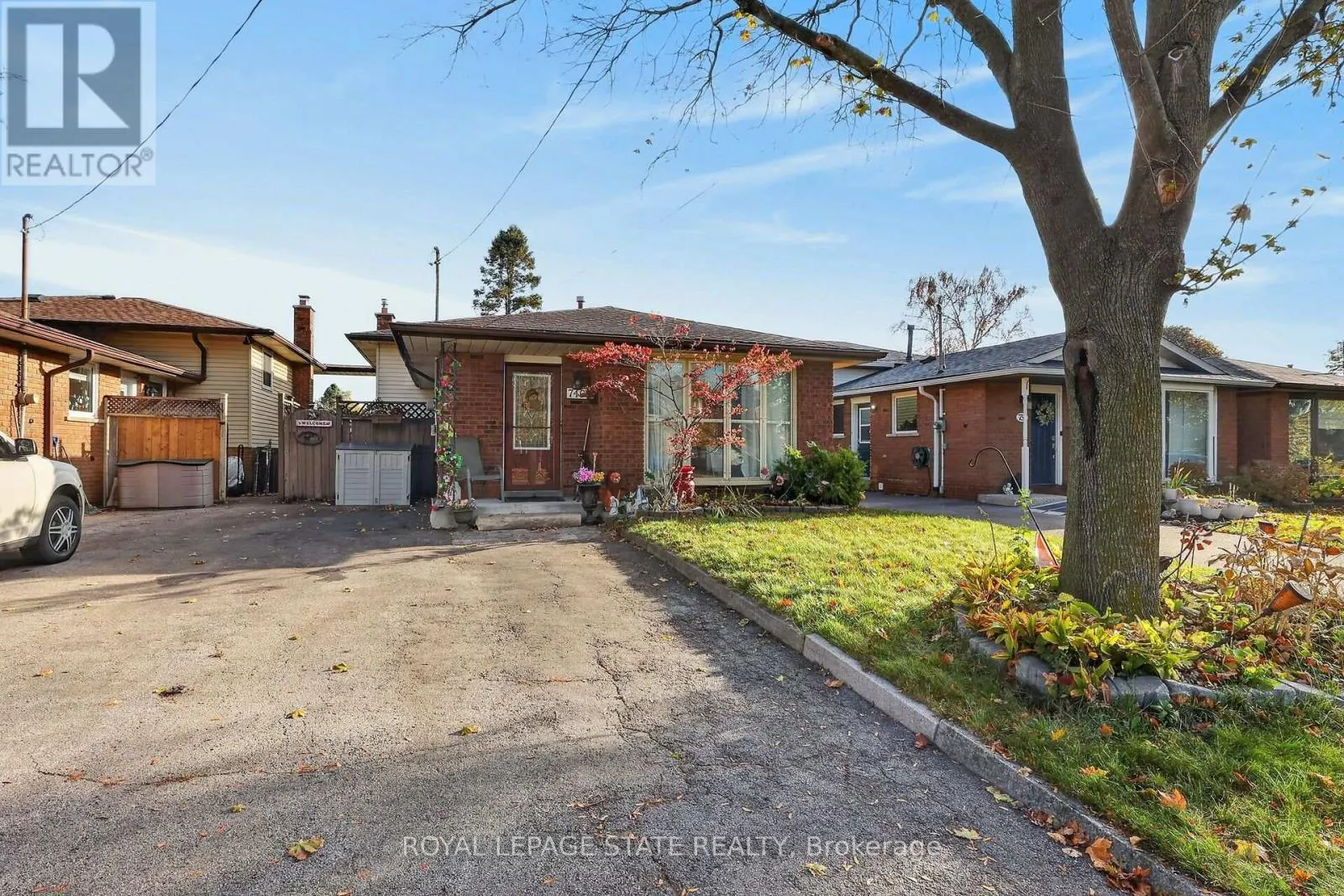 749 UPPER HORNING ROAD