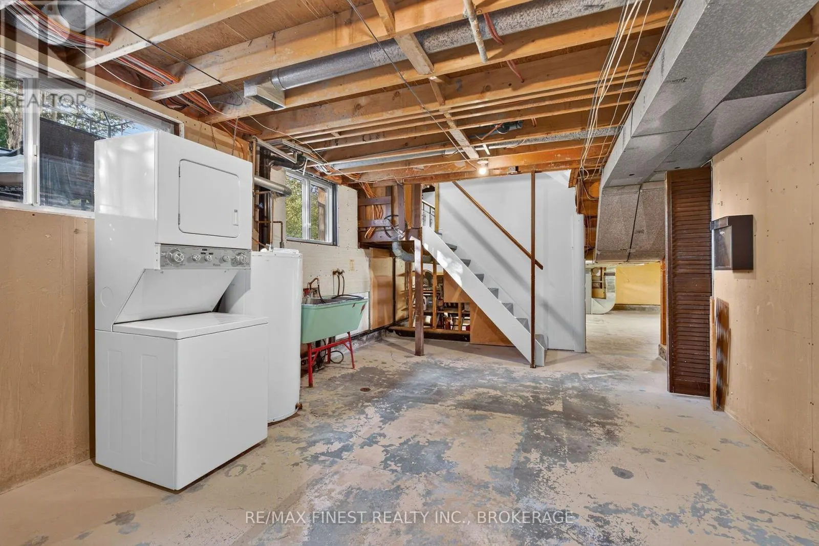 674 HARROW PLACE