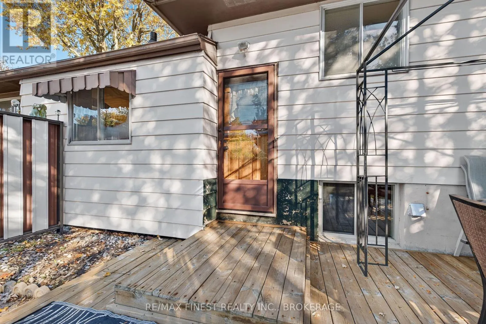 674 HARROW PLACE
