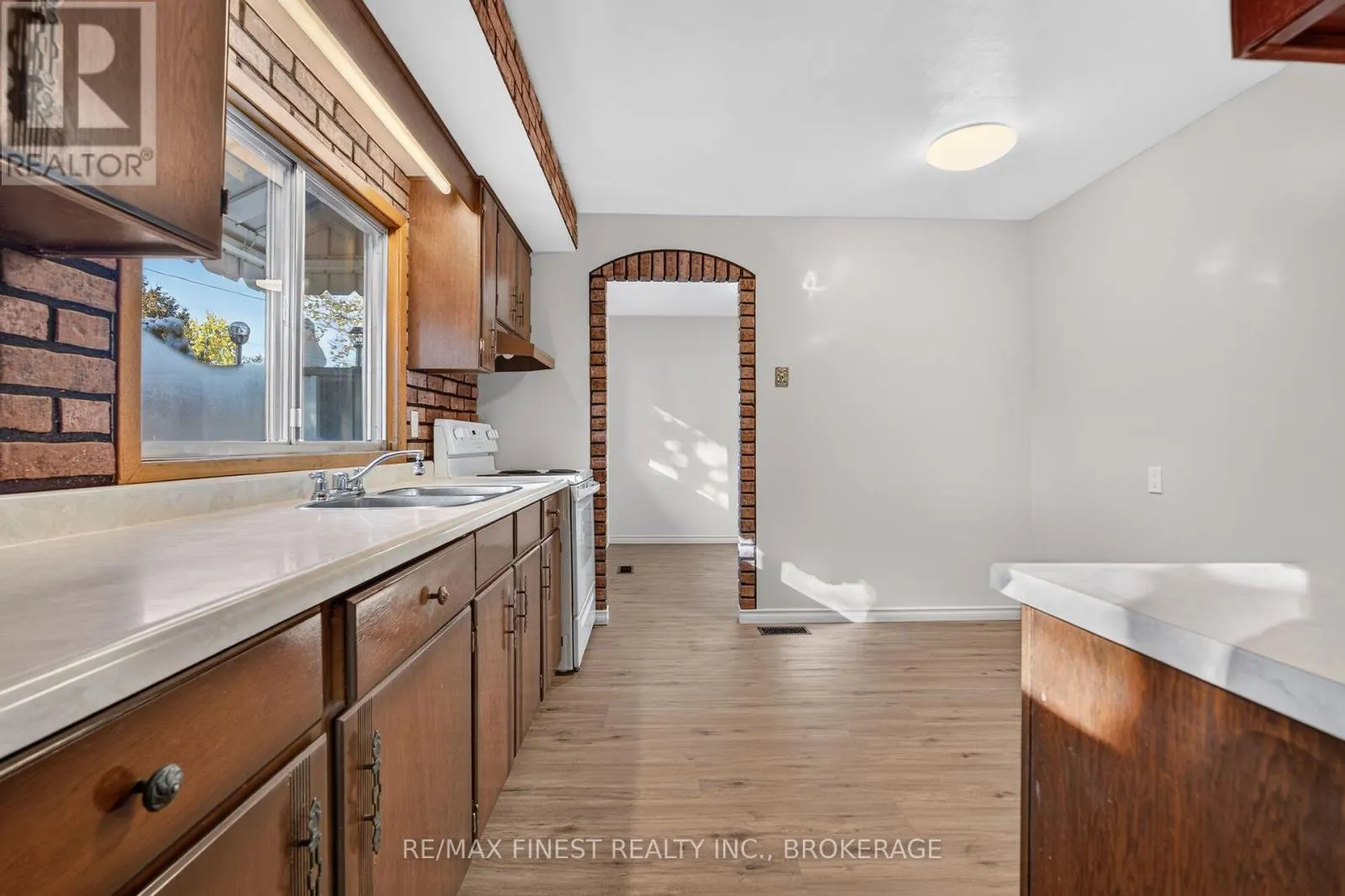 674 HARROW PLACE
