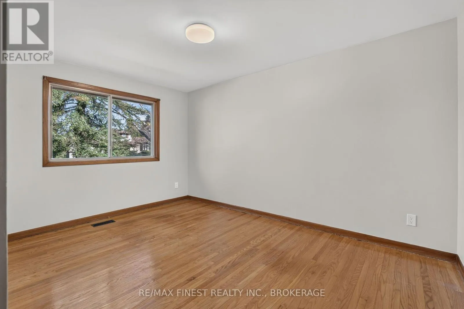 674 HARROW PLACE